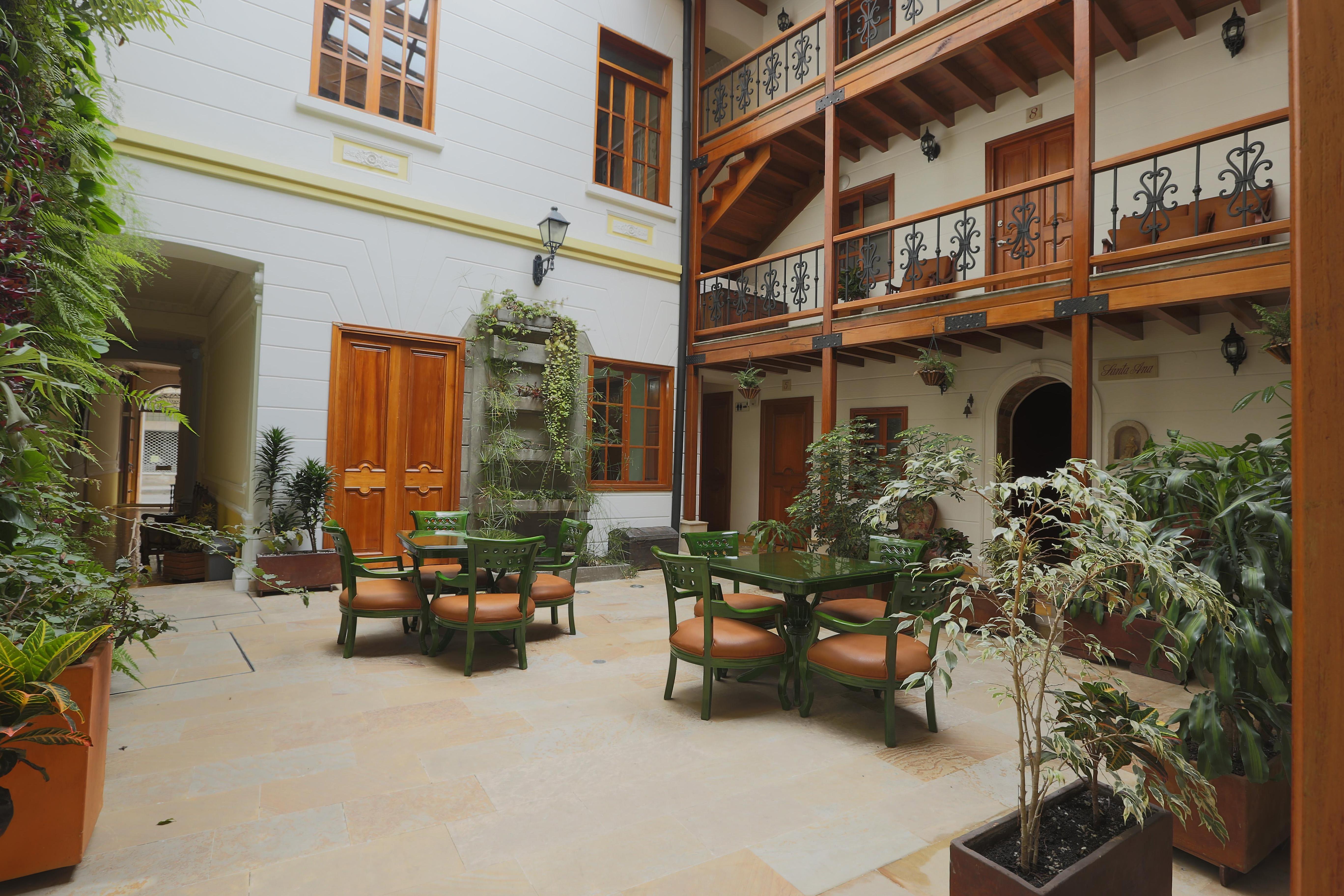 Hotel Santa Lucia Boutique Spa بوغوتا المظهر الخارجي الصورة Patio of the hotel
