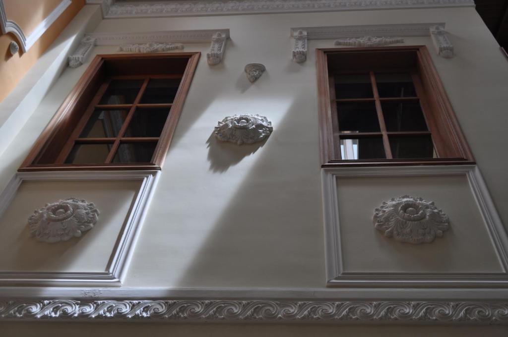 Hotel Santa Lucia Boutique Spa بوغوتا المظهر الخارجي الصورة The windows of the house