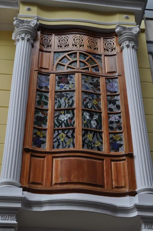 Hotel Santa Lucia Boutique Spa بوغوتا المظهر الخارجي الصورة Stained glass window